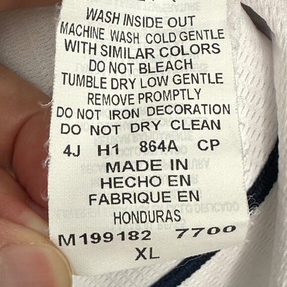 MLB San Diego Padres Script Logo XL #33 Shields White Majestic Baseball Jersey - Picture 10 of 10